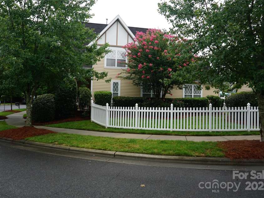 13704 Aldenbrook Drive, Huntersville, NC 28078.  MLS# CAR4291359, YatesRealty ID 31709. 