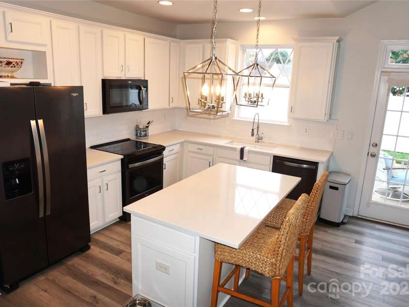 13704 Aldenbrook Drive, Huntersville, NC 28078.  MLS# CAR4291359, YatesRealty ID 31709. 