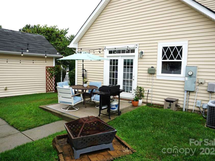 13704 Aldenbrook Drive, Huntersville, NC 28078.  MLS# CAR4291359, YatesRealty ID 31709. 