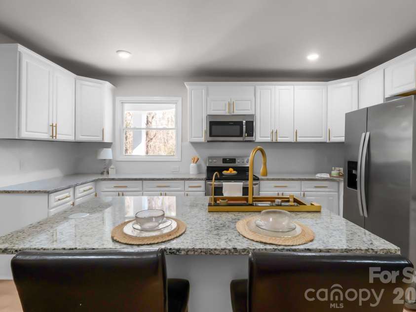 116 Rose Terrace, Wadesboro, NC 28170.  MLS# CAR4340709, YatesRealty ID 3171. Breakfast bar/ Island work space