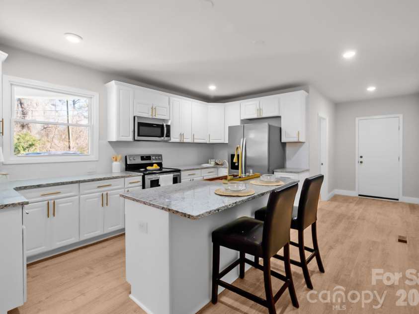 116 Rose Terrace, Wadesboro, NC 28170.  MLS# CAR4340709, YatesRealty ID 3171. Chef's dream kitchen