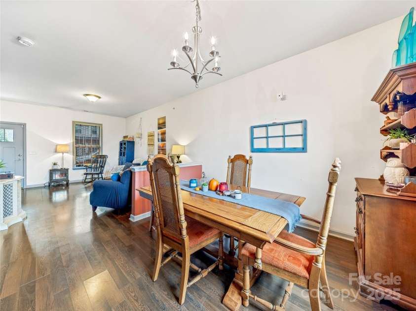 32 Mallard Run Drive, Arden, NC 28704.  MLS# CAR4200863, YatesRealty ID 3171. Dining Area