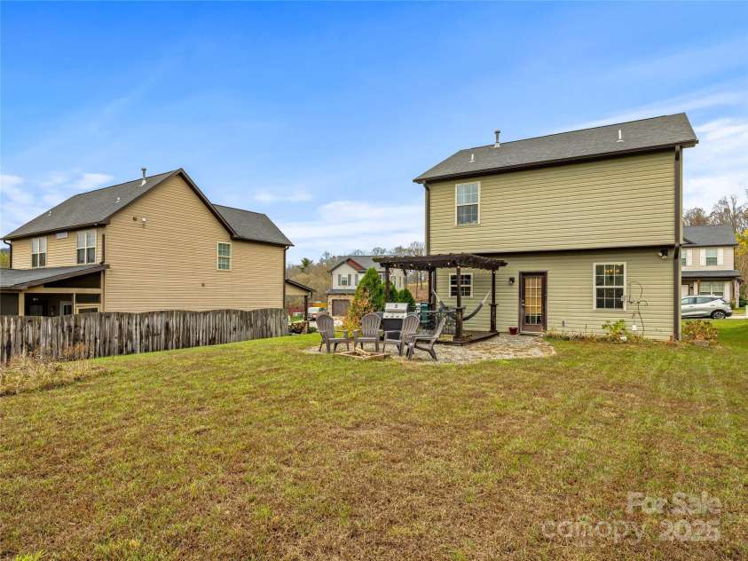 32 Mallard Run Drive, Arden, NC 28704.  MLS# CAR4200863, YatesRealty ID 3171. Spacious, Flat Backyard