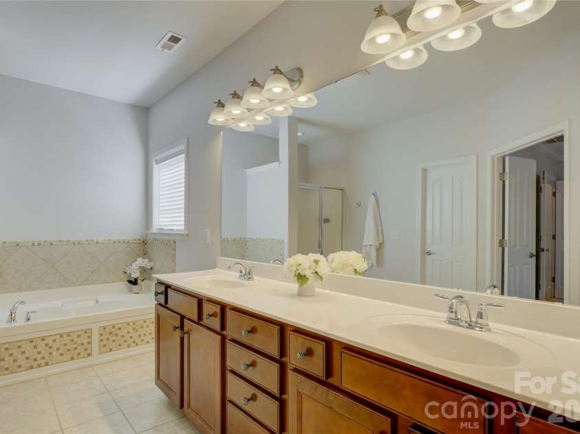 9609 Spurwig Court, Charlotte, NC 28278.  MLS# CAR4392336, YatesRealty ID 31710. 