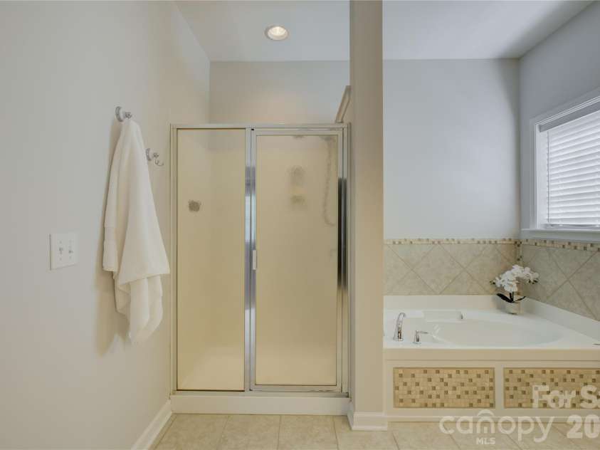 9609 Spurwig Court, Charlotte, NC 28278.  MLS# CAR4392336, YatesRealty ID 31710. 