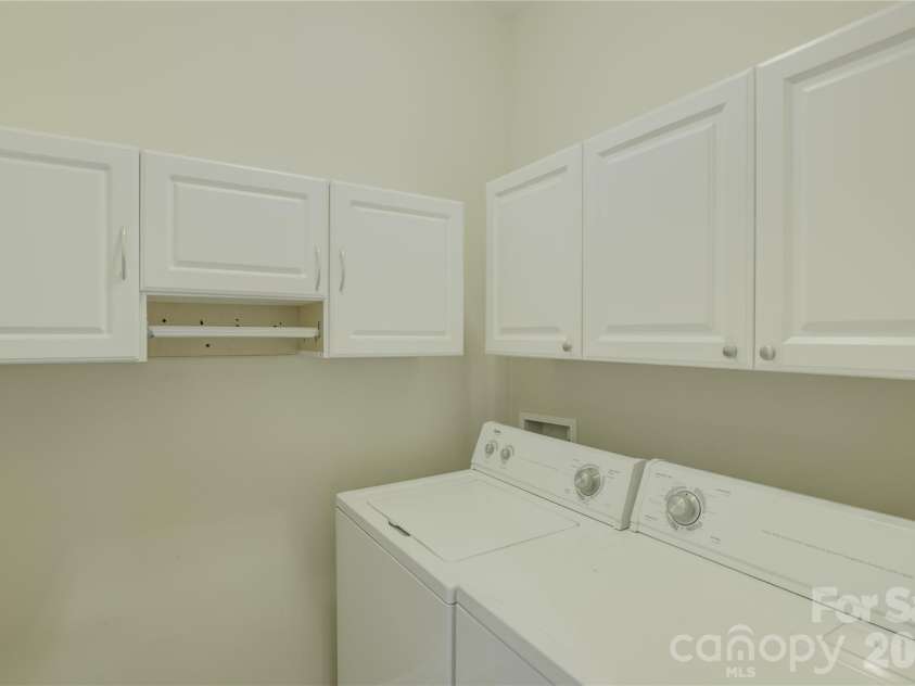 9609 Spurwig Court, Charlotte, NC 28278.  MLS# CAR4392336, YatesRealty ID 31710. 