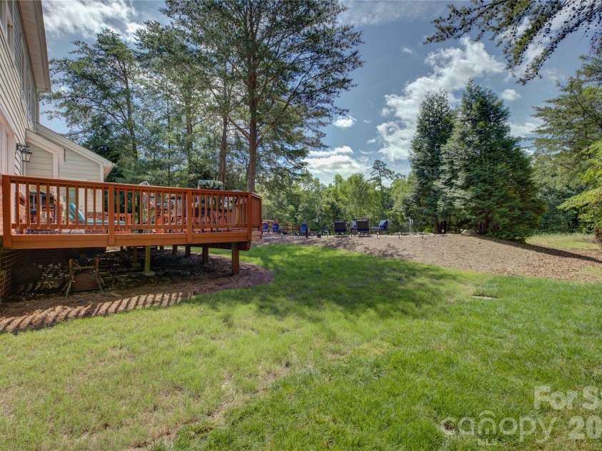 9609 Spurwig Court, Charlotte, NC 28278.  MLS# CAR4392336, YatesRealty ID 31710. 