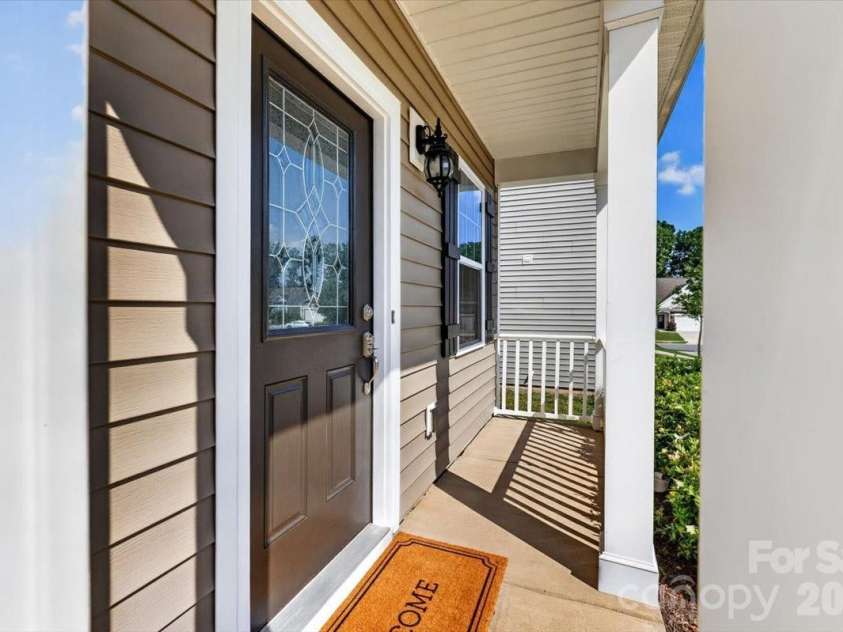 157 Kingsway Drive, Mooresville, NC 28115.  MLS# CAR4392473, YatesRealty ID 31711. 