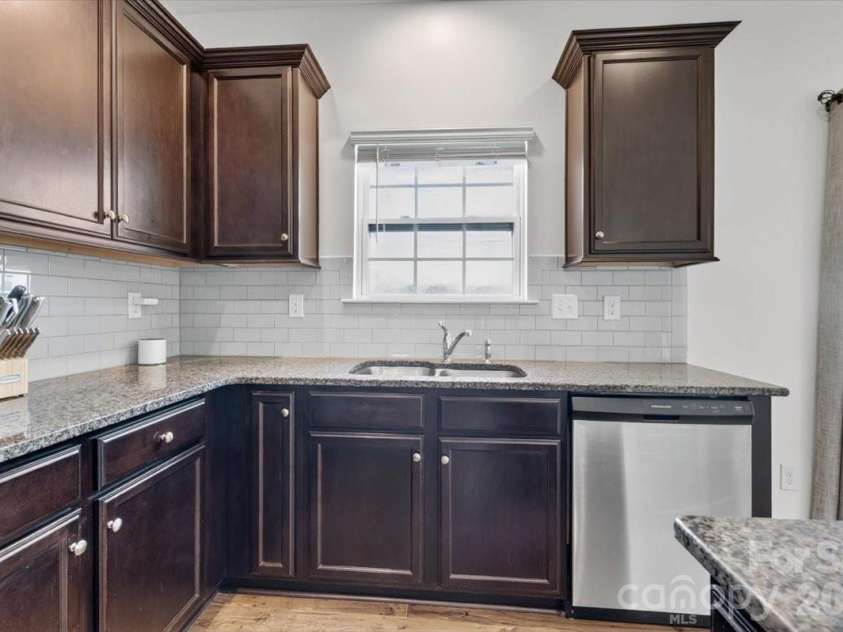 157 Kingsway Drive, Mooresville, NC 28115.  MLS# CAR4392473, YatesRealty ID 31711. 