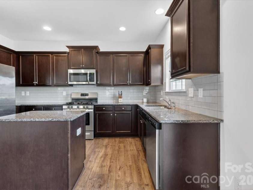 157 Kingsway Drive, Mooresville, NC 28115.  MLS# CAR4392473, YatesRealty ID 31711. 