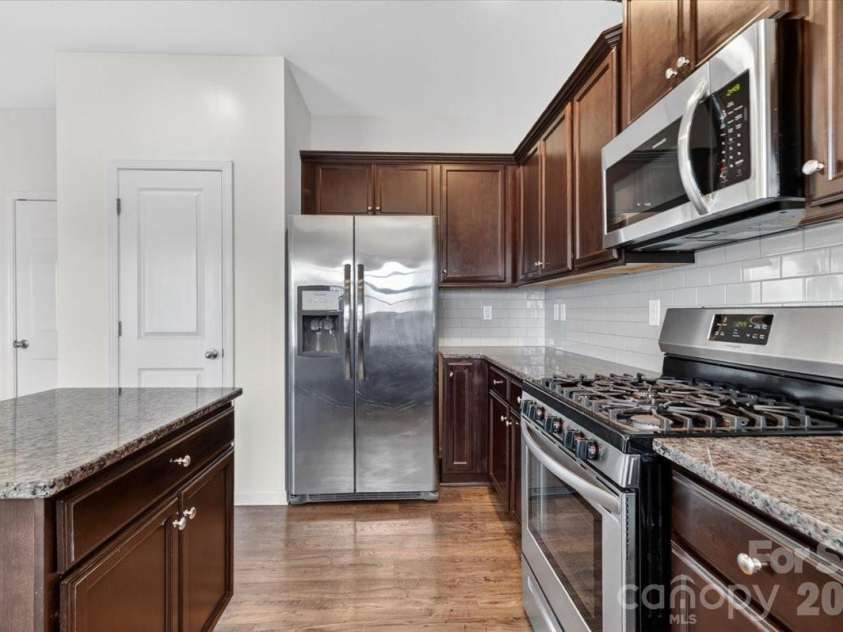 157 Kingsway Drive, Mooresville, NC 28115.  MLS# CAR4392473, YatesRealty ID 31711. 