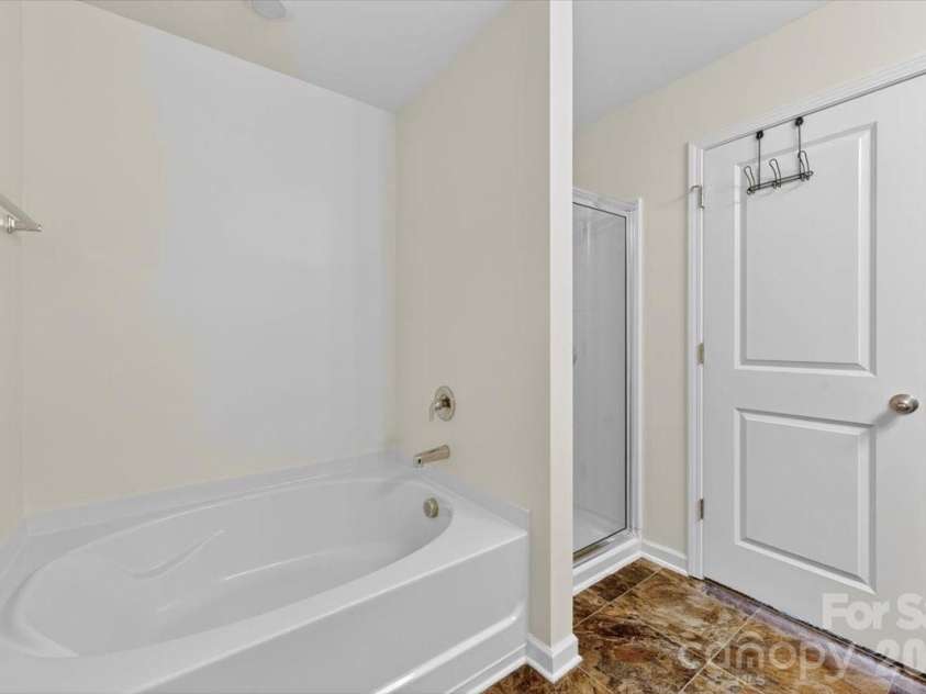157 Kingsway Drive, Mooresville, NC 28115.  MLS# CAR4392473, YatesRealty ID 31711. 