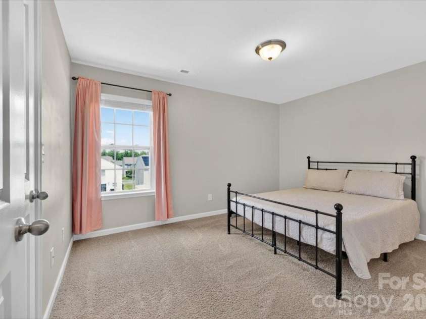 157 Kingsway Drive, Mooresville, NC 28115.  MLS# CAR4392473, YatesRealty ID 31711. 