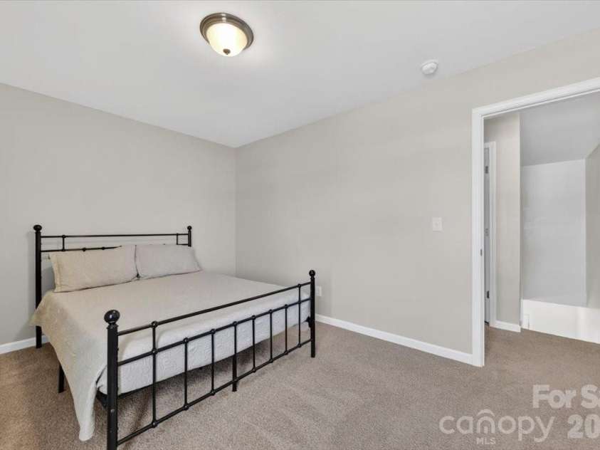 157 Kingsway Drive, Mooresville, NC 28115.  MLS# CAR4392473, YatesRealty ID 31711. 