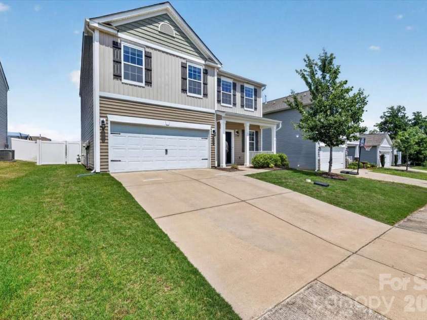157 Kingsway Drive, Mooresville, NC 28115.  MLS# CAR4392473, YatesRealty ID 31711. 
