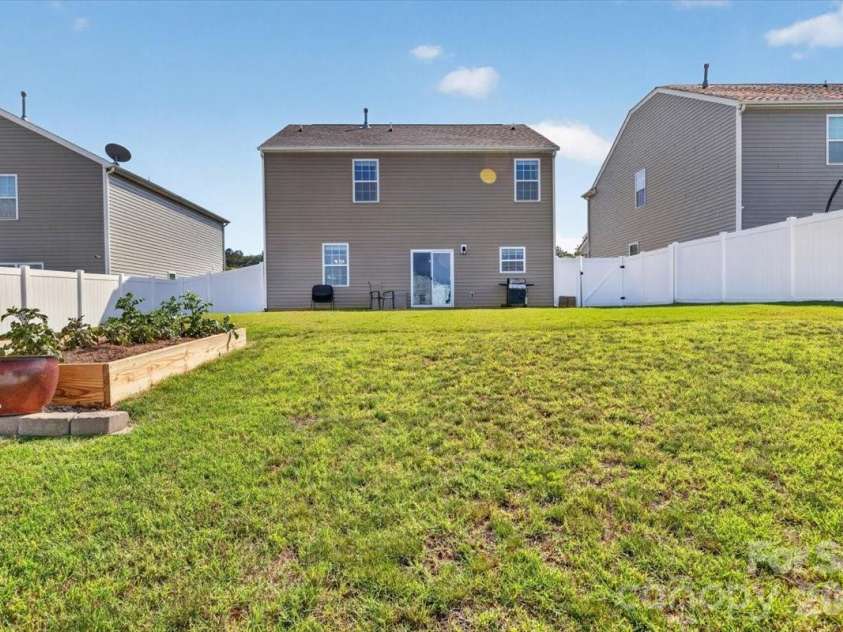 157 Kingsway Drive, Mooresville, NC 28115.  MLS# CAR4392473, YatesRealty ID 31711. 