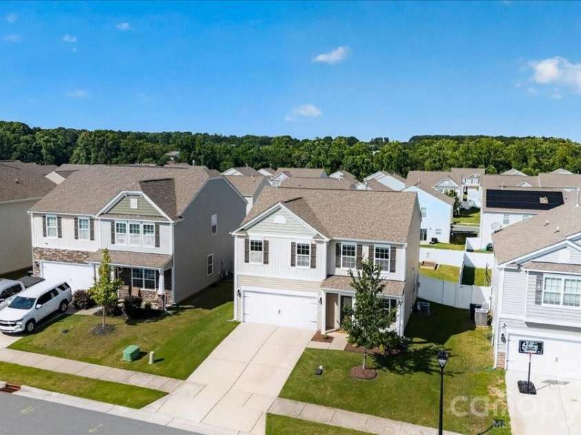157 Kingsway Drive, Mooresville, NC 28115.  MLS# CAR4392473, YatesRealty ID 31711. 