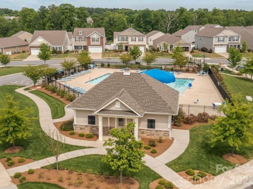 157 Kingsway Drive, Mooresville, NC 28115.  MLS# CAR4392473, YatesRealty ID 31711. 