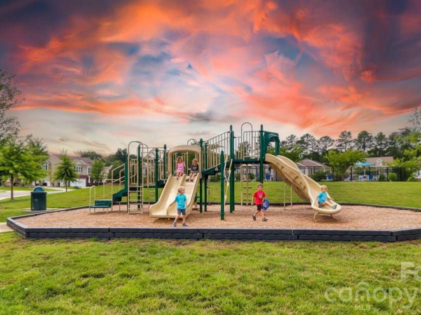 157 Kingsway Drive, Mooresville, NC 28115.  MLS# CAR4392473, YatesRealty ID 31711. 