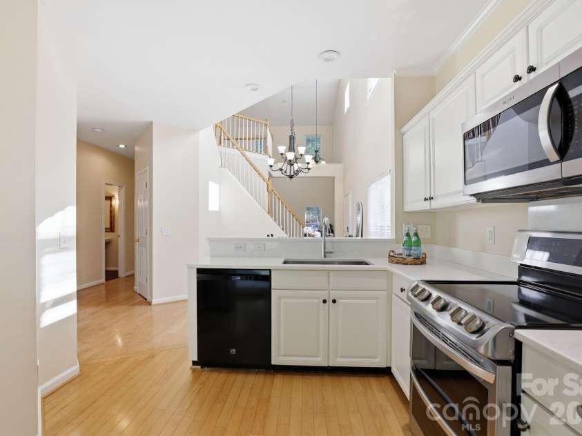 16936 Commons Creek Drive, Charlotte, NC 28277.  MLS# CAR4393429, YatesRealty ID 31712. 