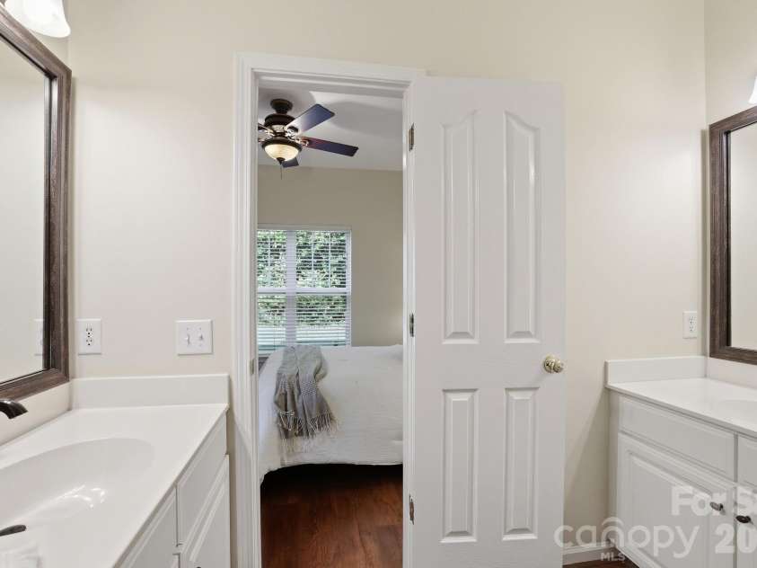 16936 Commons Creek Drive, Charlotte, NC 28277.  MLS# CAR4393429, YatesRealty ID 31712. 