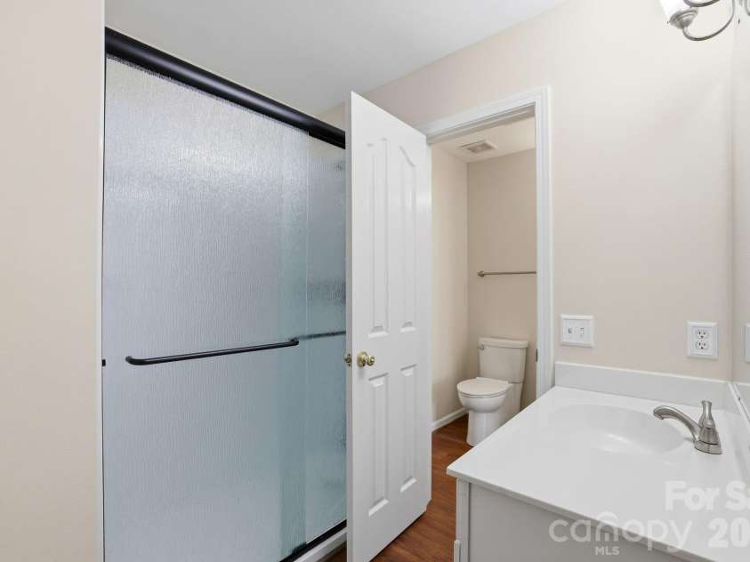 16936 Commons Creek Drive, Charlotte, NC 28277.  MLS# CAR4393429, YatesRealty ID 31712. 