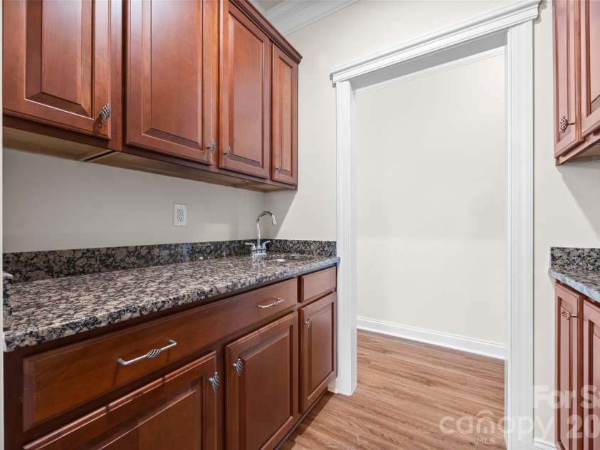 8408 Denholme Drive, Waxhaw, NC 28173.  MLS# CAR4394733, YatesRealty ID 31713. 