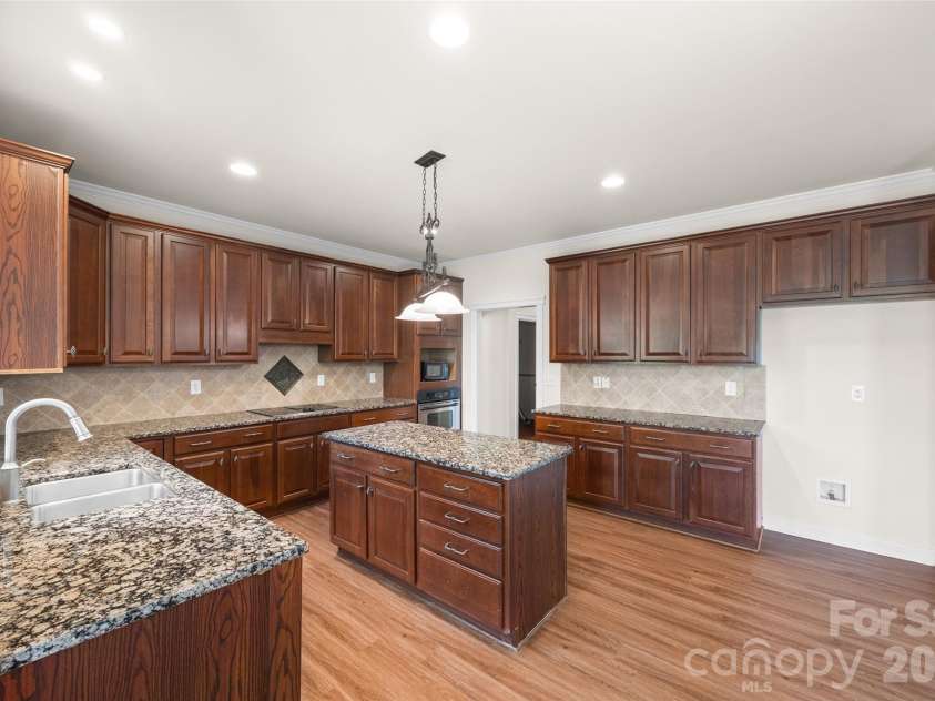 8408 Denholme Drive, Waxhaw, NC 28173.  MLS# CAR4394733, YatesRealty ID 31713. 