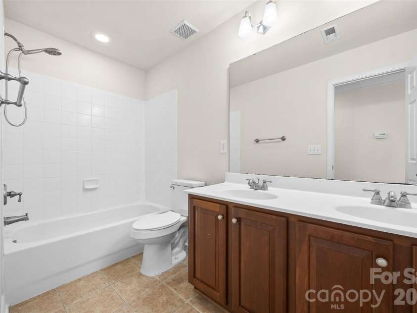 8408 Denholme Drive, Waxhaw, NC 28173.  MLS# CAR4394733, YatesRealty ID 31713. 