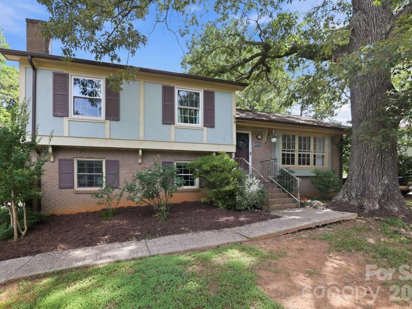 7419 Meadowdale Lane, Charlotte, NC 28212.  MLS# CAR4388921, YatesRealty ID 31714. 