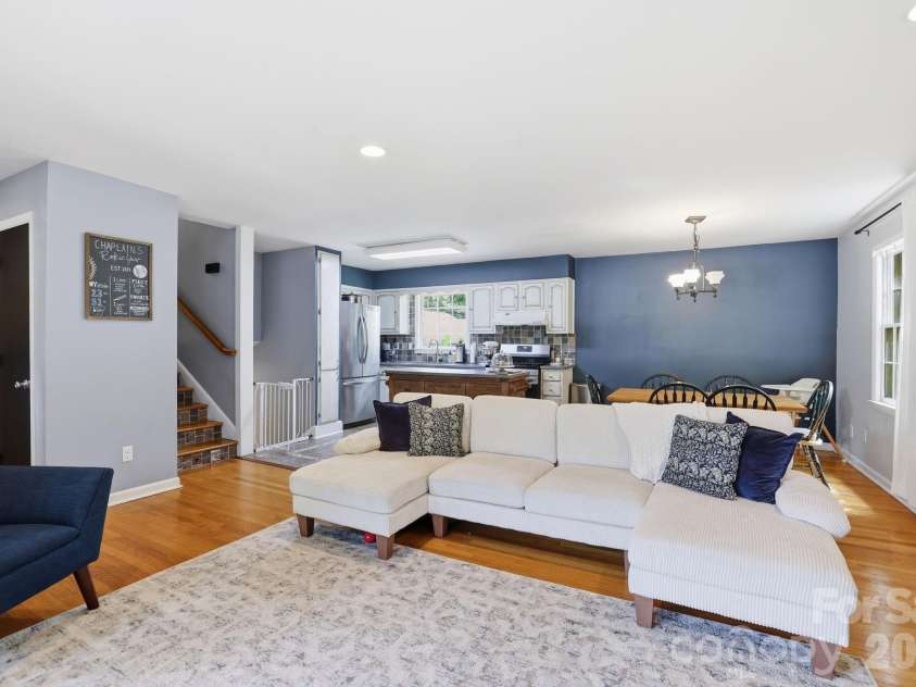 7419 Meadowdale Lane, Charlotte, NC 28212.  MLS# CAR4388921, YatesRealty ID 31714. 