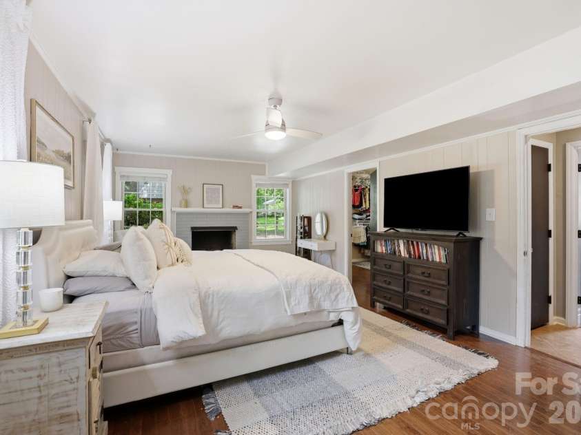 7419 Meadowdale Lane, Charlotte, NC 28212.  MLS# CAR4388921, YatesRealty ID 31714. 