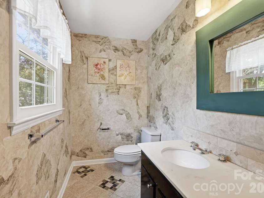 7419 Meadowdale Lane, Charlotte, NC 28212.  MLS# CAR4388921, YatesRealty ID 31714. 