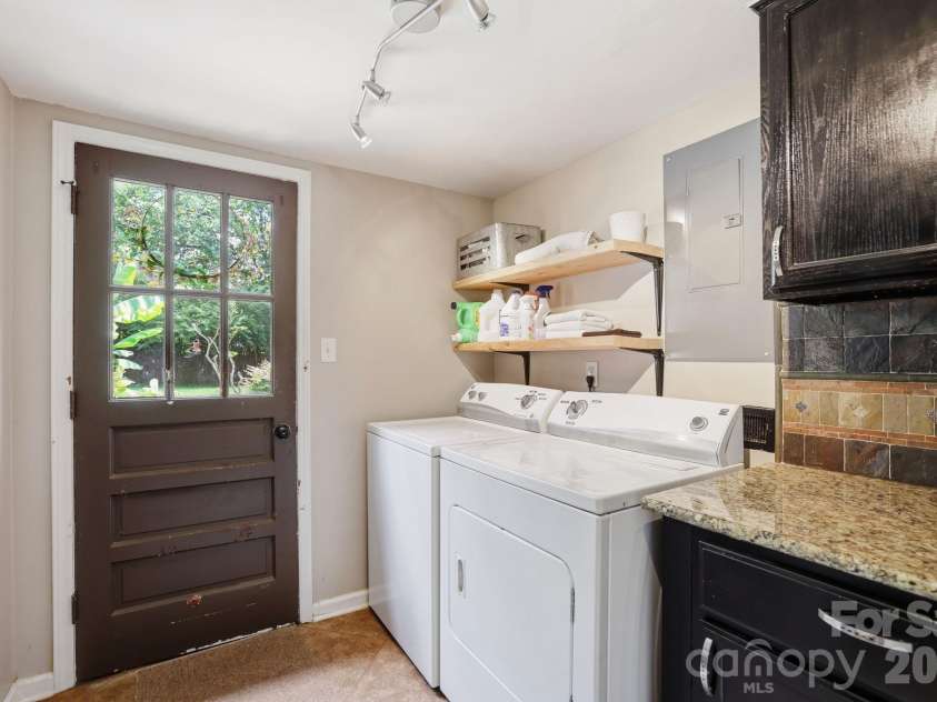 7419 Meadowdale Lane, Charlotte, NC 28212.  MLS# CAR4388921, YatesRealty ID 31714. 