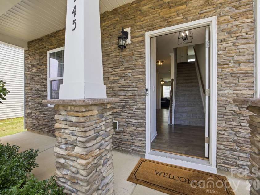 145 Cromwell Drive, Mooresville, NC 28115.  MLS# CAR4393677, YatesRealty ID 31715. 