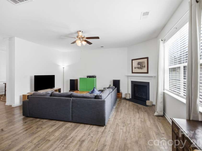 145 Cromwell Drive, Mooresville, NC 28115.  MLS# CAR4393677, YatesRealty ID 31715. 