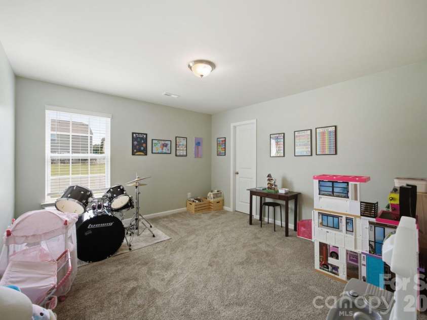 145 Cromwell Drive, Mooresville, NC 28115.  MLS# CAR4393677, YatesRealty ID 31715. 