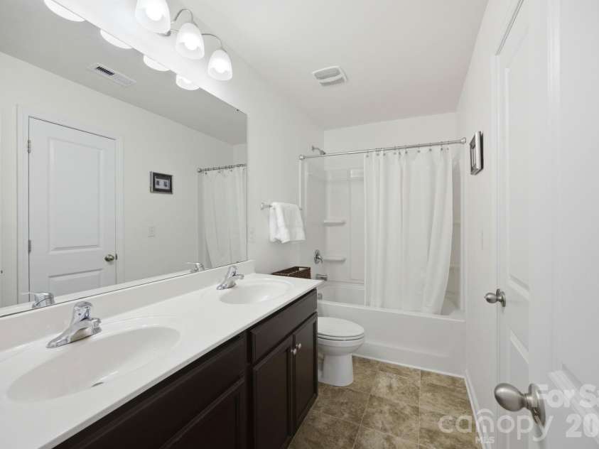 145 Cromwell Drive, Mooresville, NC 28115.  MLS# CAR4393677, YatesRealty ID 31715. 