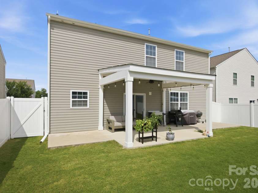 145 Cromwell Drive, Mooresville, NC 28115.  MLS# CAR4393677, YatesRealty ID 31715. 