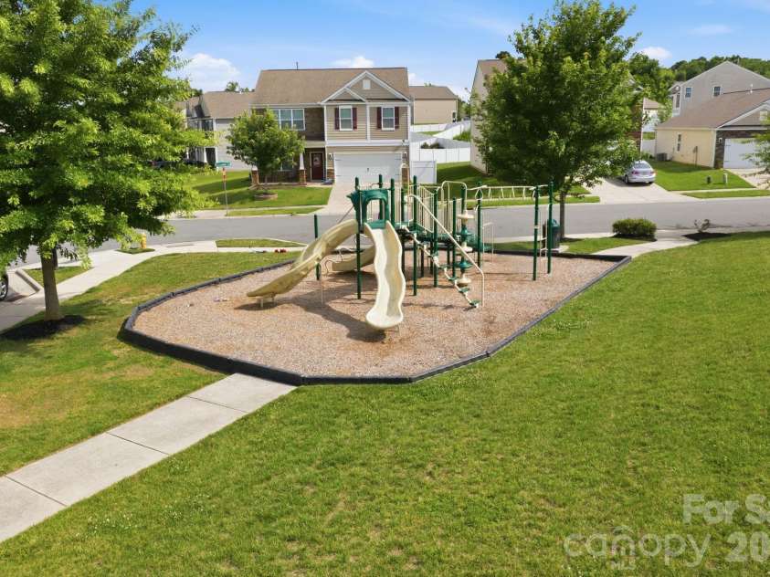 145 Cromwell Drive, Mooresville, NC 28115.  MLS# CAR4393677, YatesRealty ID 31715. 
