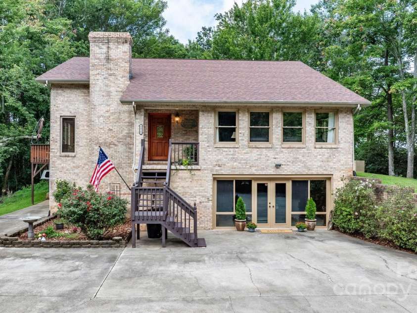 4415 Laurel Ridge Drive, Lenoir, NC 28645.  MLS# CAR4290774, YatesRealty ID 31717. 