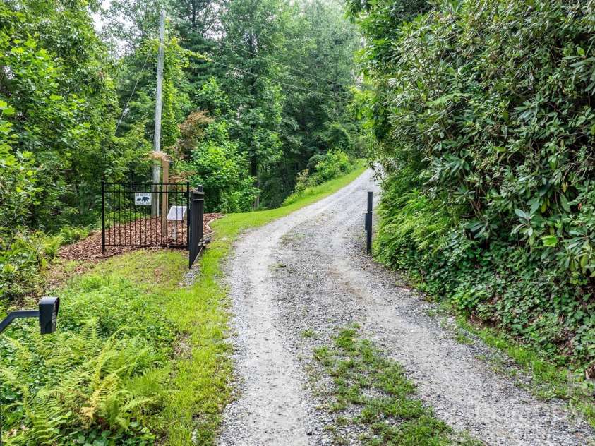 4415 Laurel Ridge Drive, Lenoir, NC 28645.  MLS# CAR4290774, YatesRealty ID 31717. 