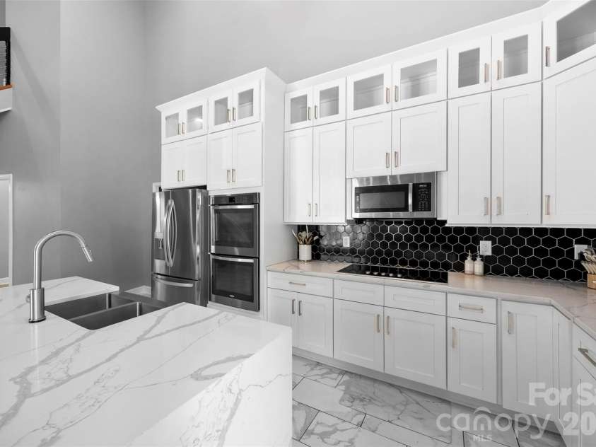 7117 Sugar Creek Road, Charlotte, NC 28269.  MLS# CAR4394775, YatesRealty ID 31717. 