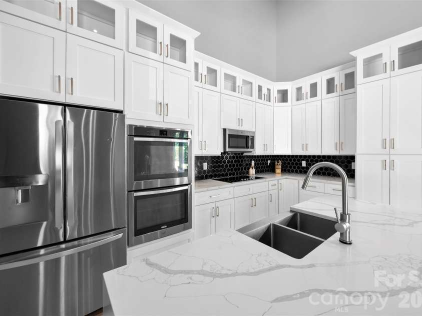 7117 Sugar Creek Road, Charlotte, NC 28269.  MLS# CAR4394775, YatesRealty ID 31717. 