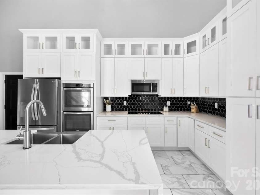 7117 Sugar Creek Road, Charlotte, NC 28269.  MLS# CAR4394775, YatesRealty ID 31717. 