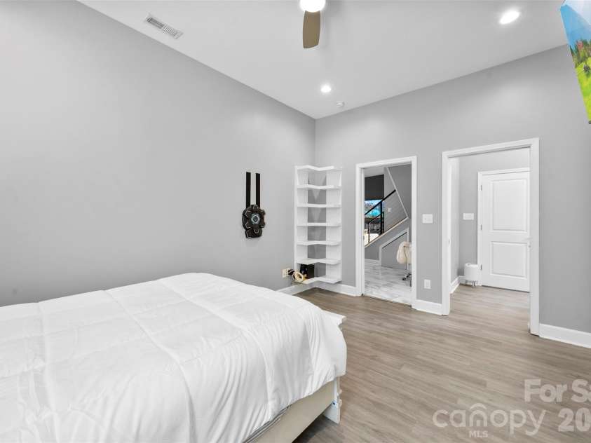 7117 Sugar Creek Road, Charlotte, NC 28269.  MLS# CAR4394775, YatesRealty ID 31717. 