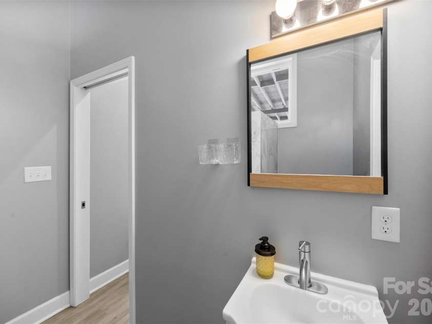 7117 Sugar Creek Road, Charlotte, NC 28269.  MLS# CAR4394775, YatesRealty ID 31717. 