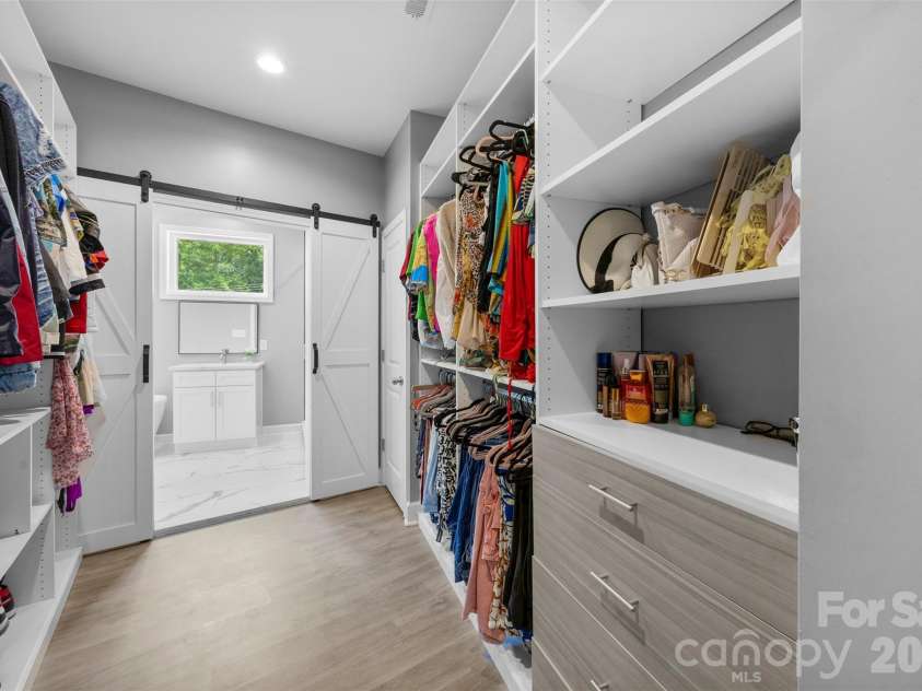 7117 Sugar Creek Road, Charlotte, NC 28269.  MLS# CAR4394775, YatesRealty ID 31717. 