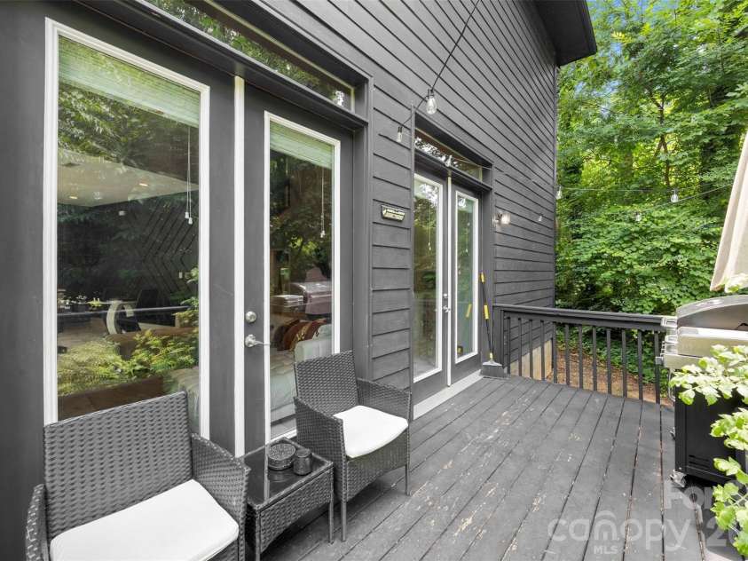 7117 Sugar Creek Road, Charlotte, NC 28269.  MLS# CAR4394775, YatesRealty ID 31717. 