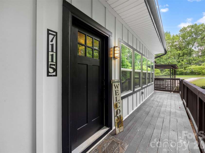 7117 Sugar Creek Road, Charlotte, NC 28269.  MLS# CAR4394775, YatesRealty ID 31717. 